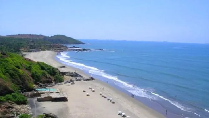 Dumas Beach