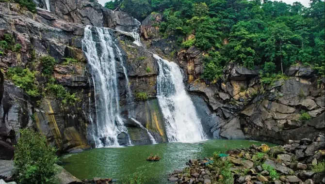 Hundru Falls