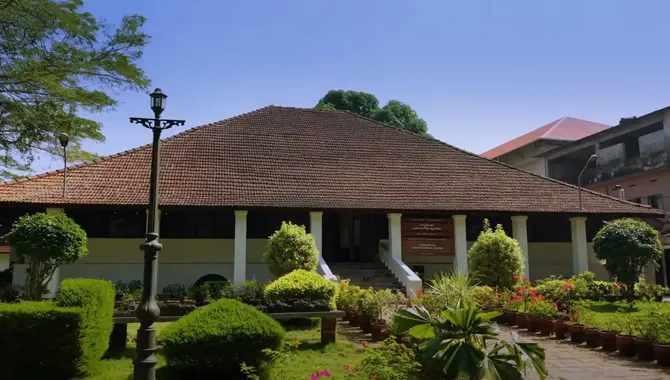 Pazhassi Raja Museum and Art Gallery 1