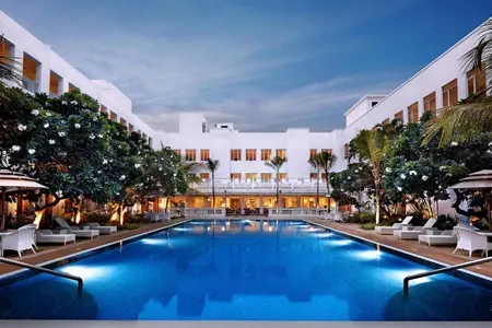 Taj Connemara 1