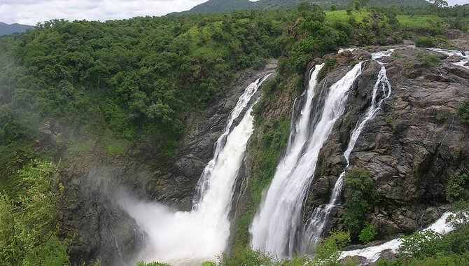 Shivanasamudra Falls
