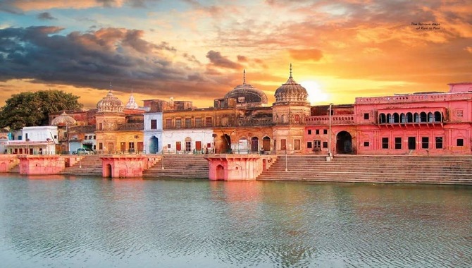 Sarayu River Ghats