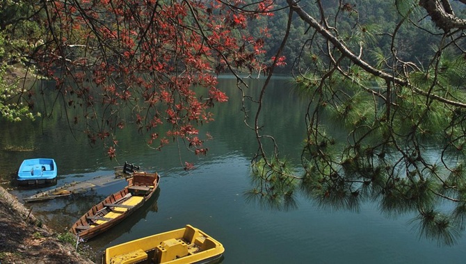 Sattal Lake